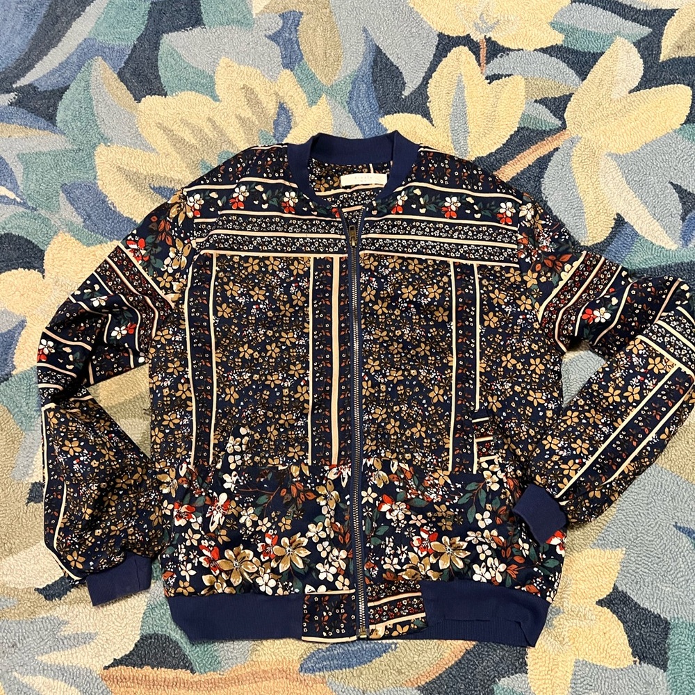 Elodie size small Navy Floral Bomber Jacket